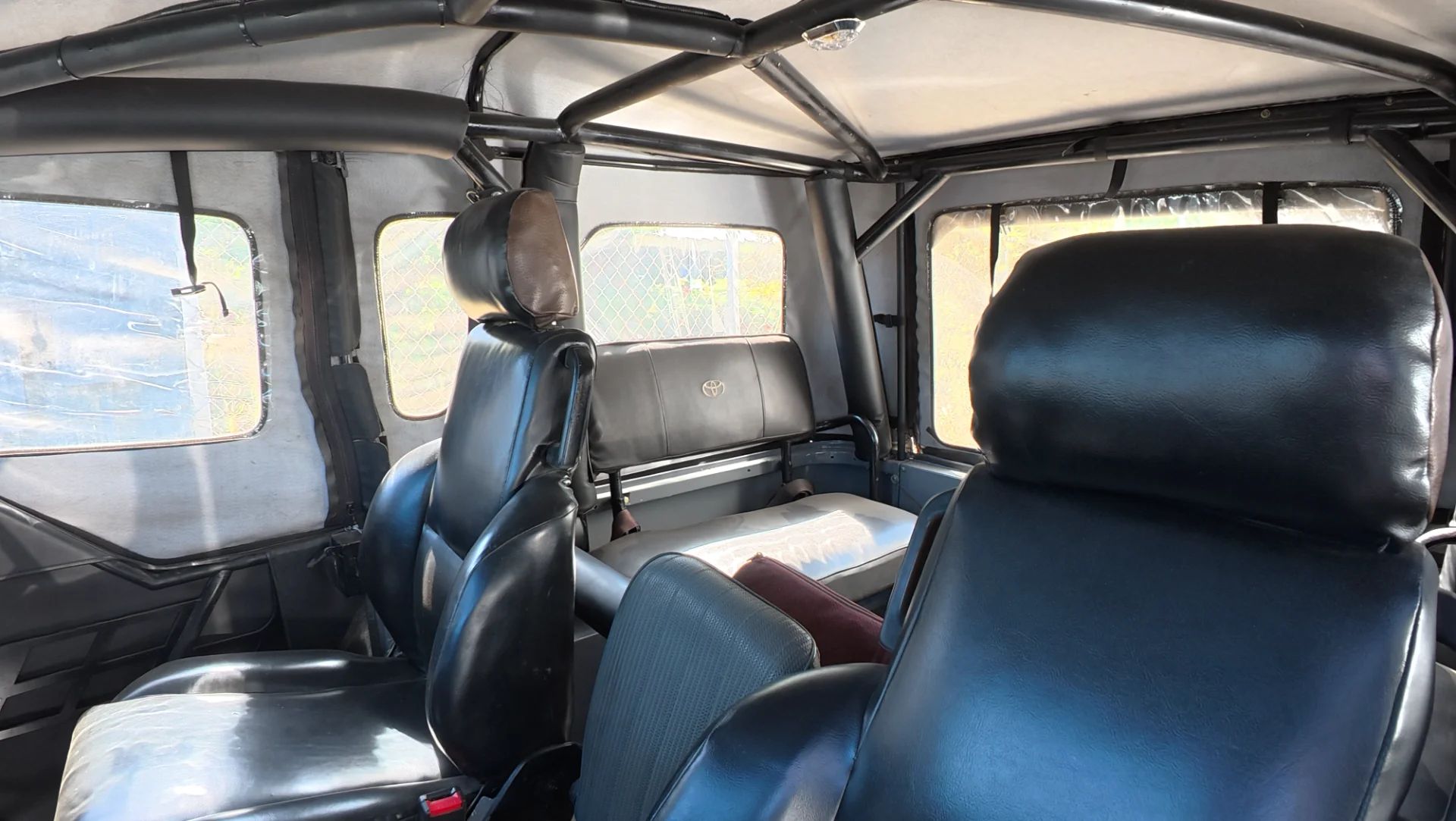 Toyota Land Cruiser FJ40 - Image 8