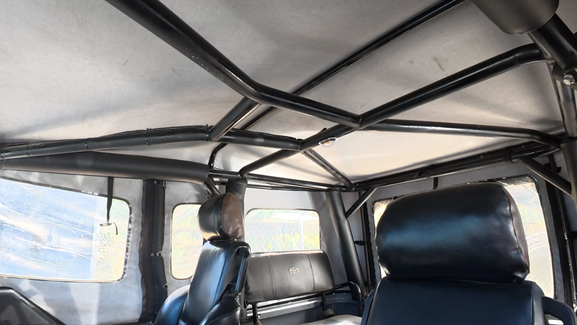 Toyota Land Cruiser FJ40 - Image 9