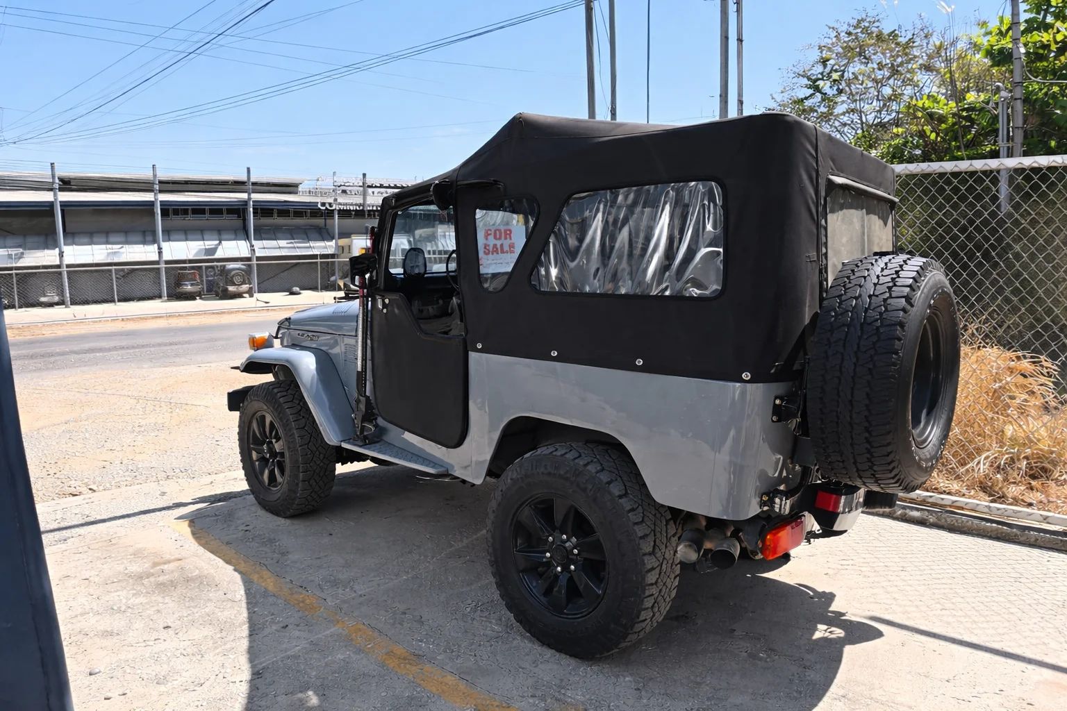 Toyota Land Cruiser FJ40 - Image 12