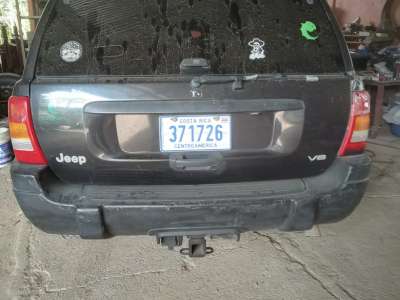 Jeep Cherokee Laredo - Image 2