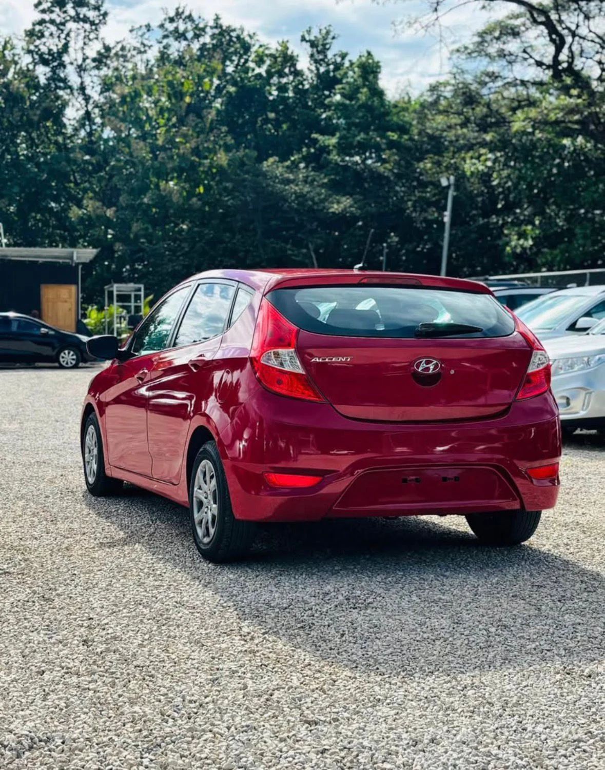 Hyundai Accent - Image 4