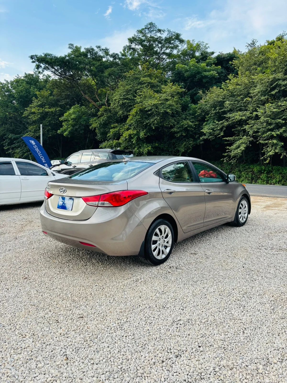 Hyundai Elantra - Image 3