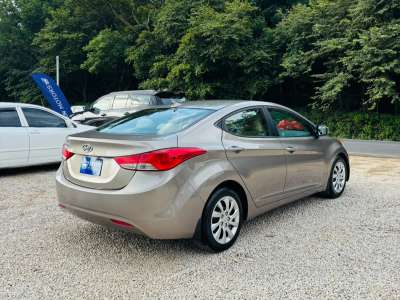 Hyundai Elantra - Image 3