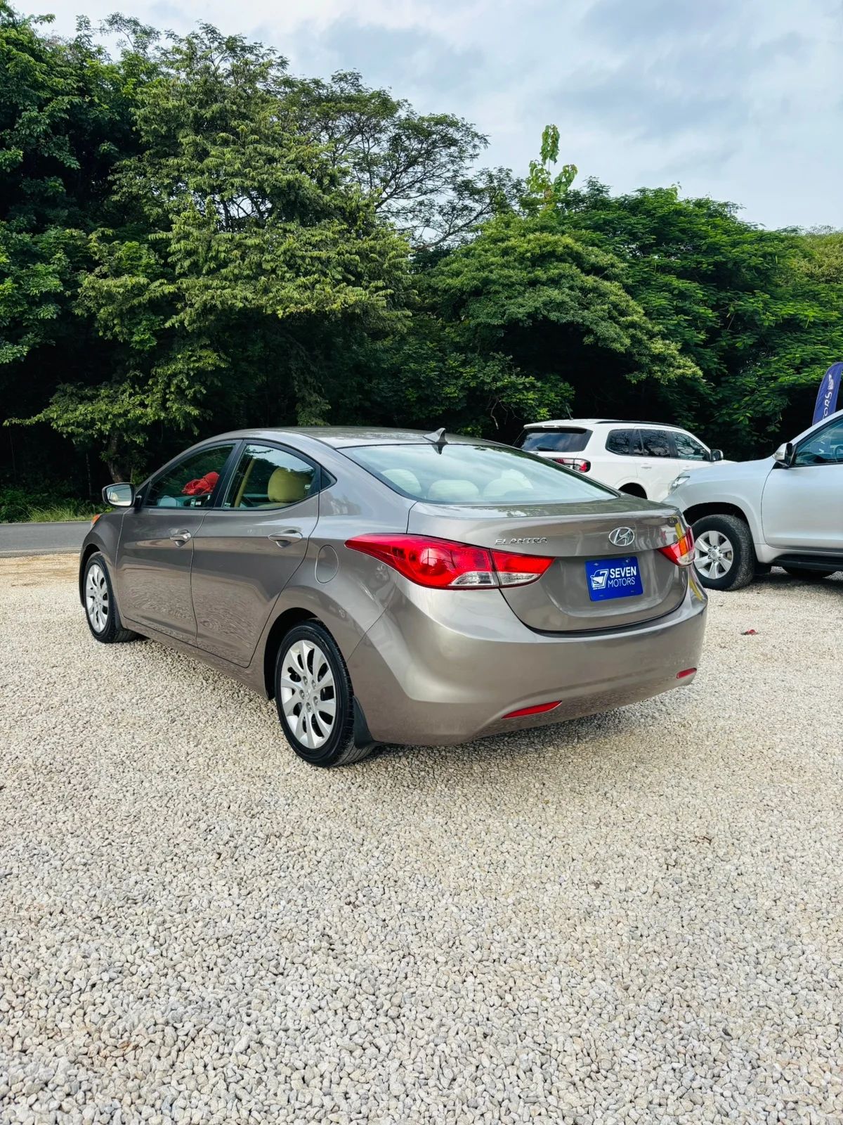 Hyundai Elantra - Image 4