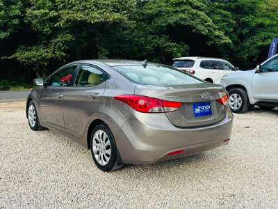 Hyundai Elantra - Image 4
