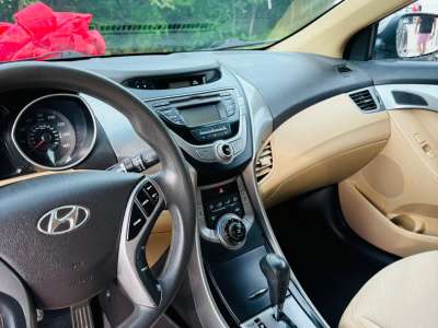 Hyundai Elantra - Image 6