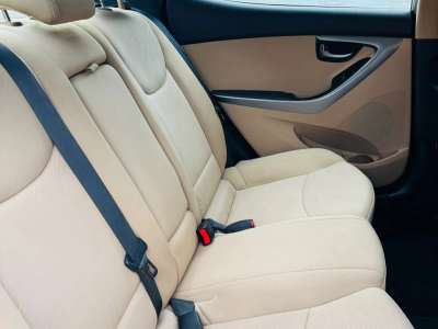 Hyundai Elantra - Image 8