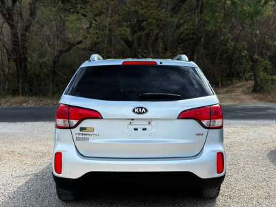 Kia Sorento - Image 4