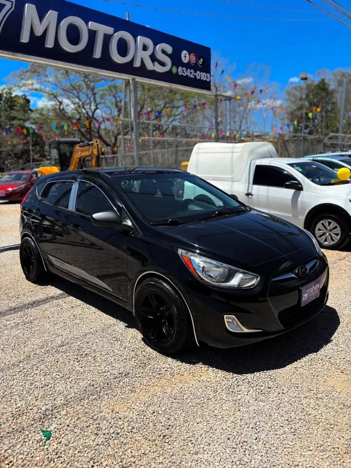 Hyundai Accent - Image 2