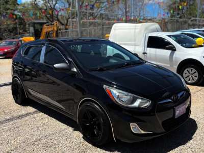 Hyundai Accent - Image 2