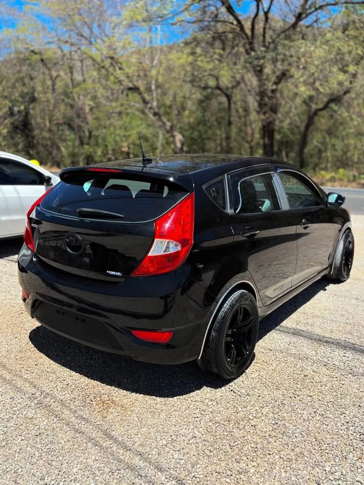 Hyundai Accent - Image 6