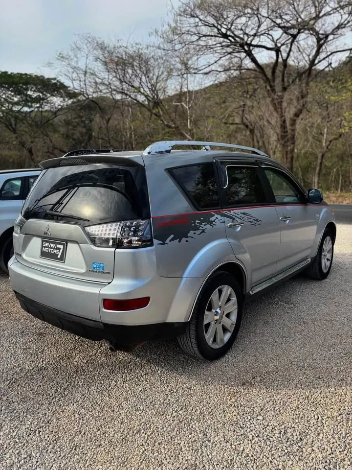 Mitsubishi Outlander - Image 6