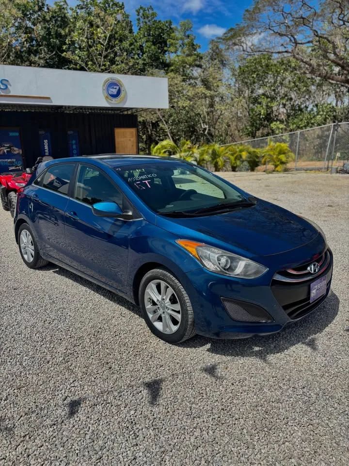 Hyundai Elantra - Image 2