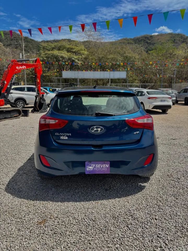 Hyundai Elantra - Image 4