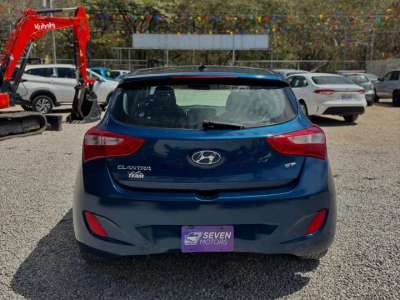 Hyundai Elantra - Image 4