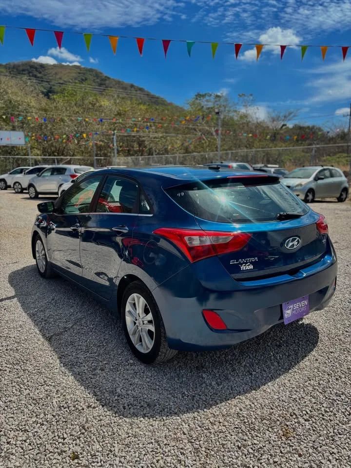 Hyundai Elantra - Image 5