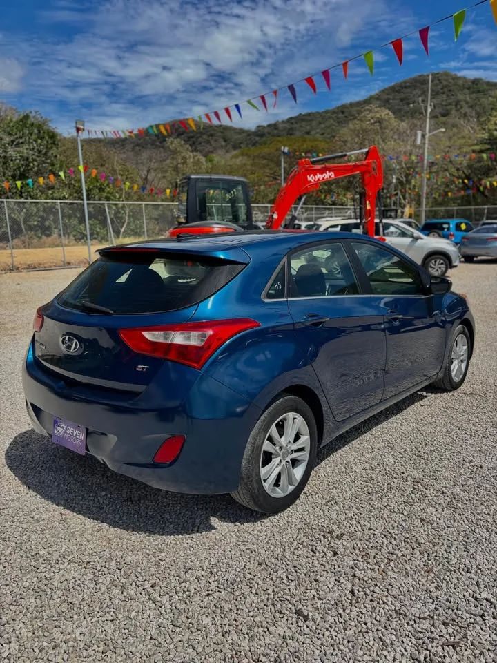 Hyundai Elantra - Image 6