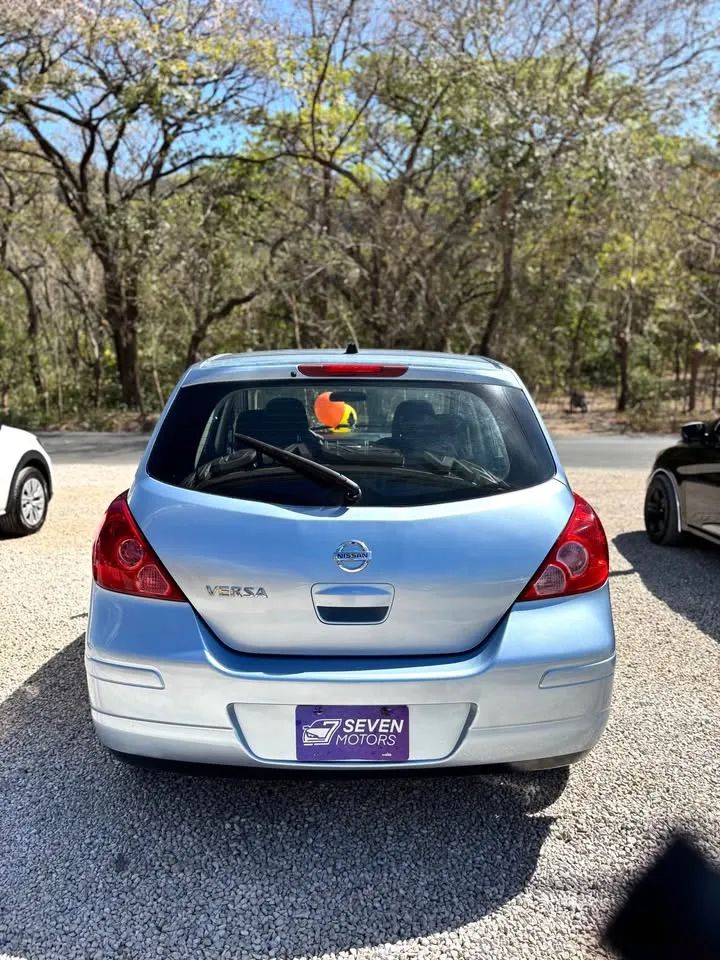 Nissan Versa - Image 4