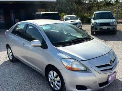 Toyota Yaris - Image 2