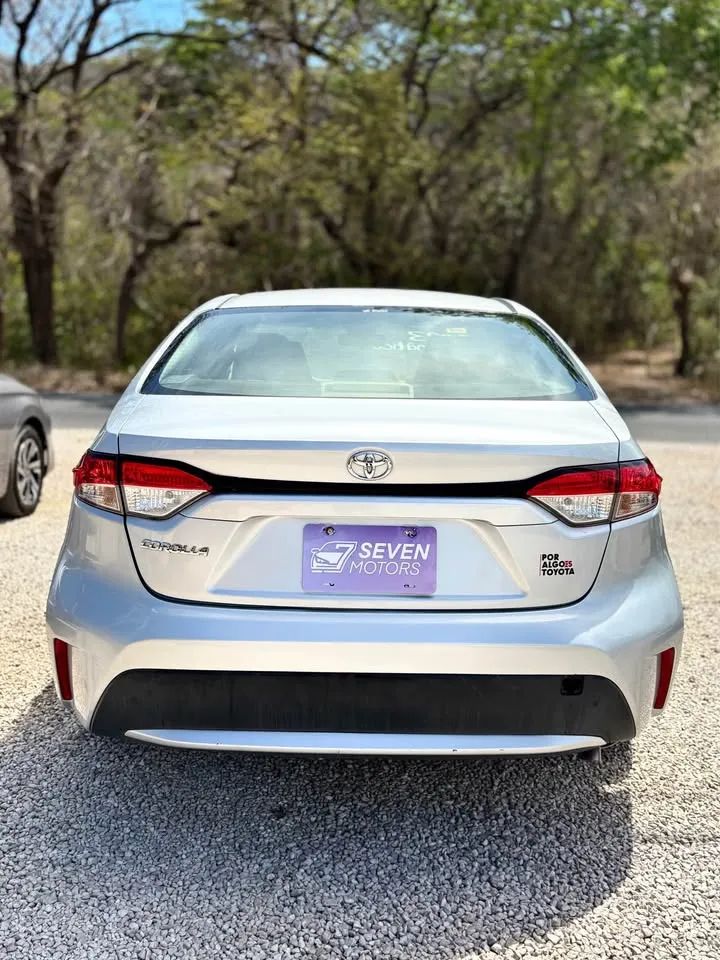 Toyota Corolla - Image 4