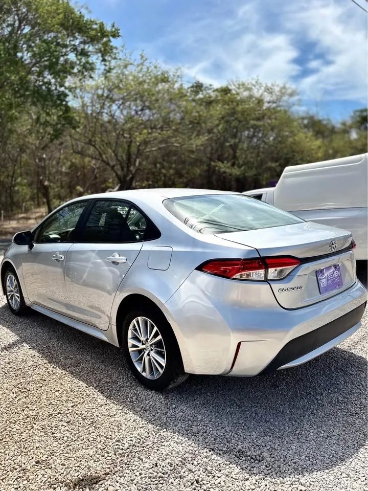 Toyota Corolla - Image 5