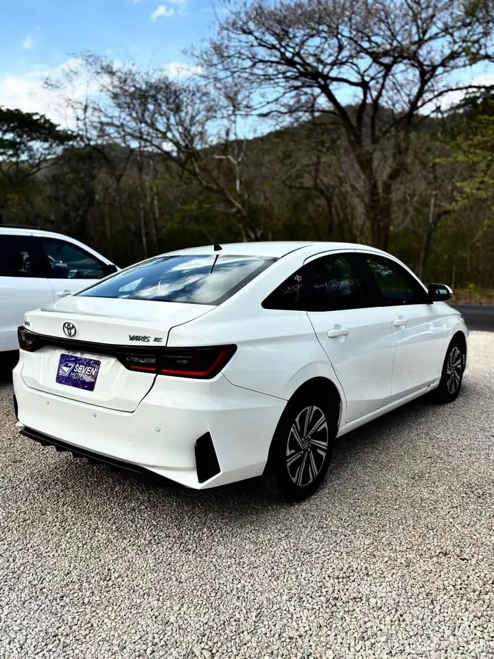 Toyota Yaris - Image 6