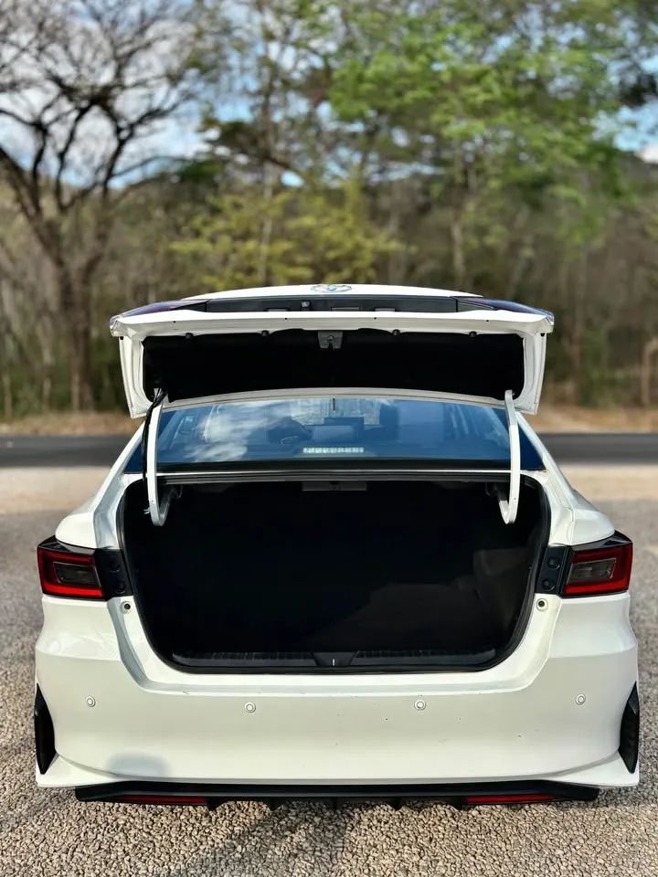 Toyota Yaris - Image 7