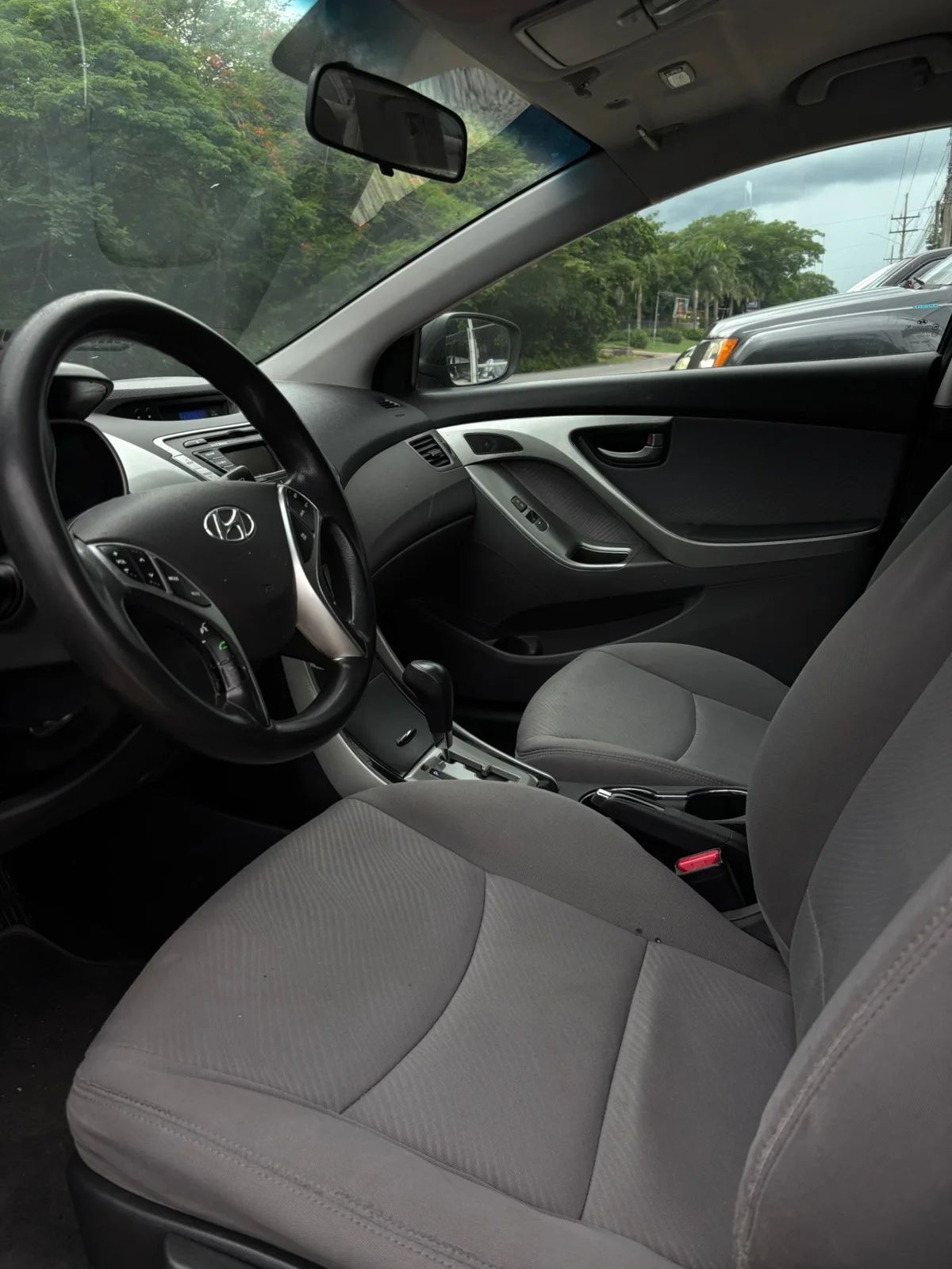 Hyundai Elantra - Image 6