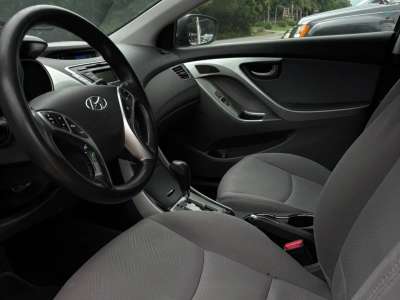 Hyundai Elantra - Image 6