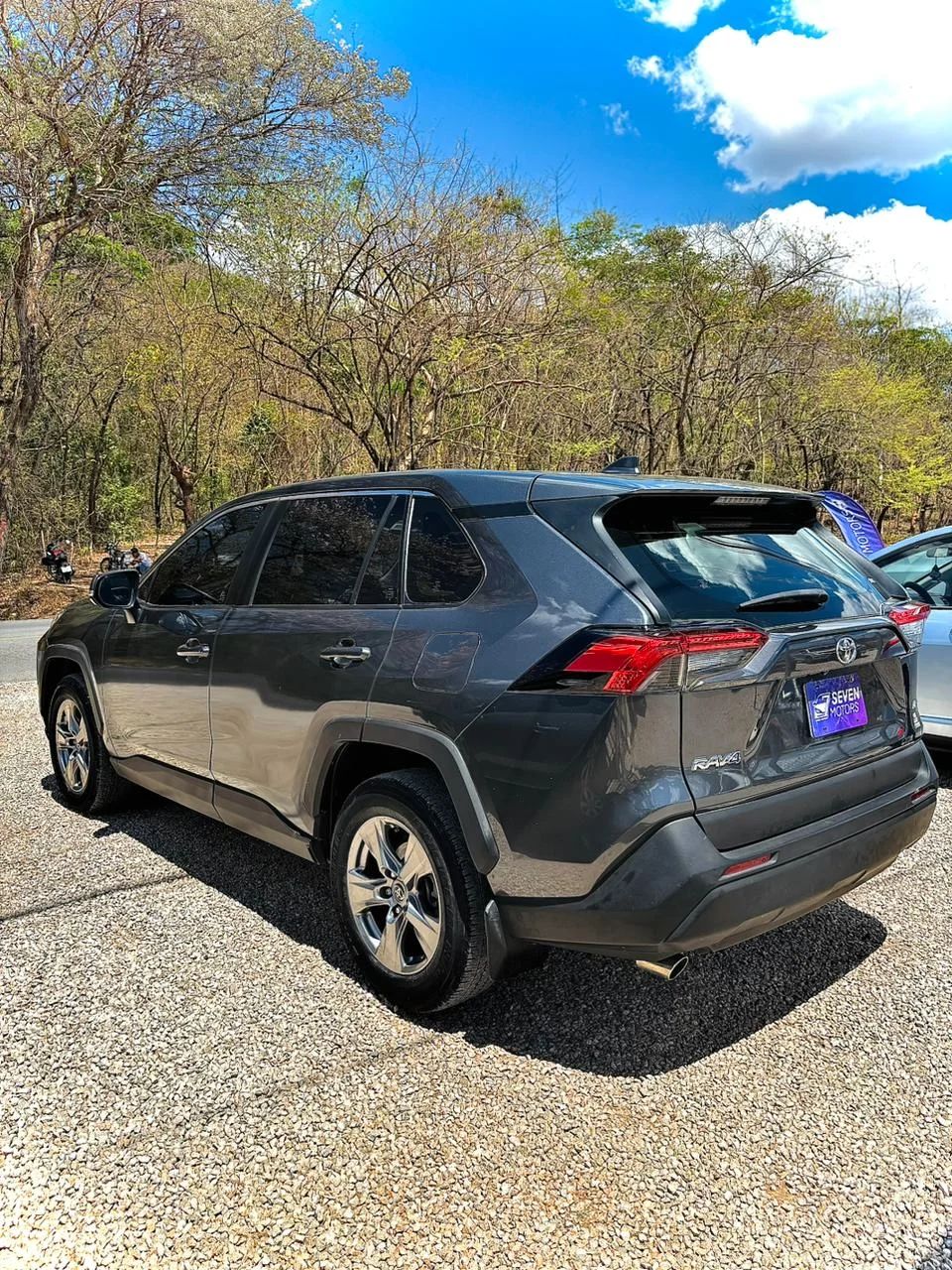 Toyota RAV4 - Image 2