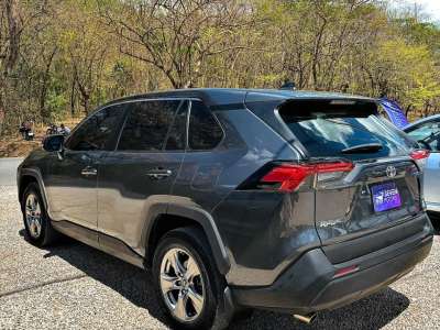 Toyota RAV4 - Image 2