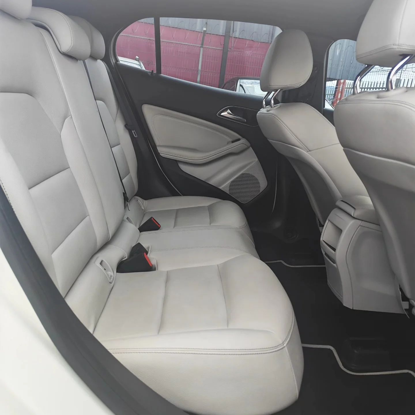 Mercedes Benz GLA180 - Image 6