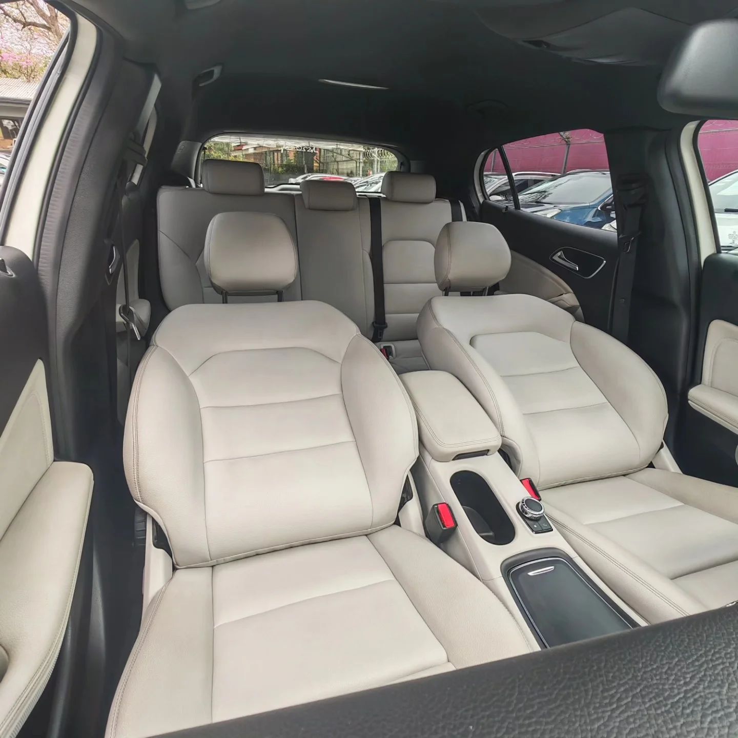 Mercedes Benz GLA180 - Image 7