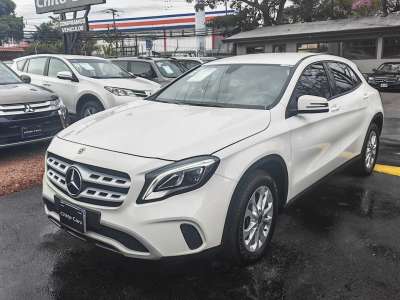 Mercedes Benz GLA180 - Image 1