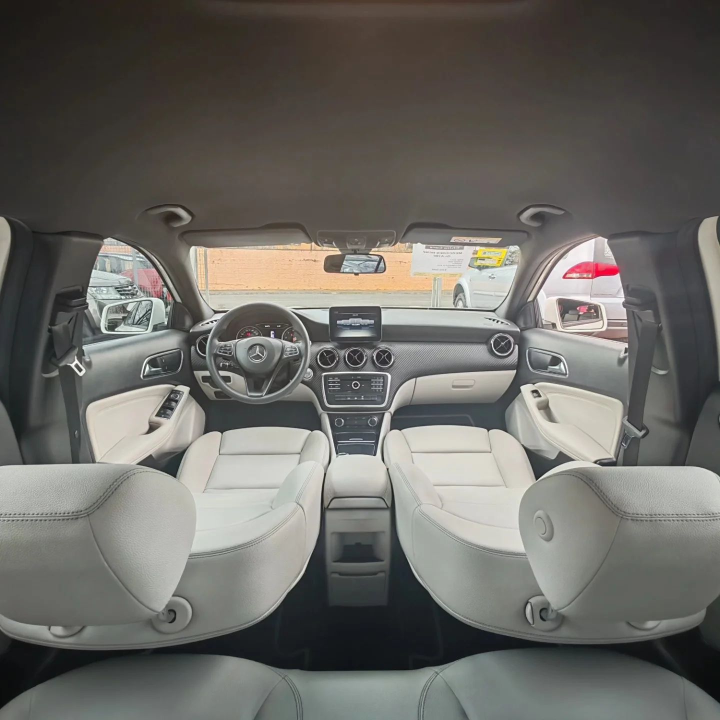 Mercedes Benz GLA180 - Image 8