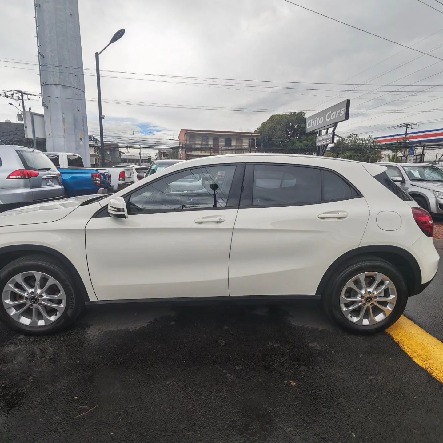 Mercedes Benz GLA180 - Image 2