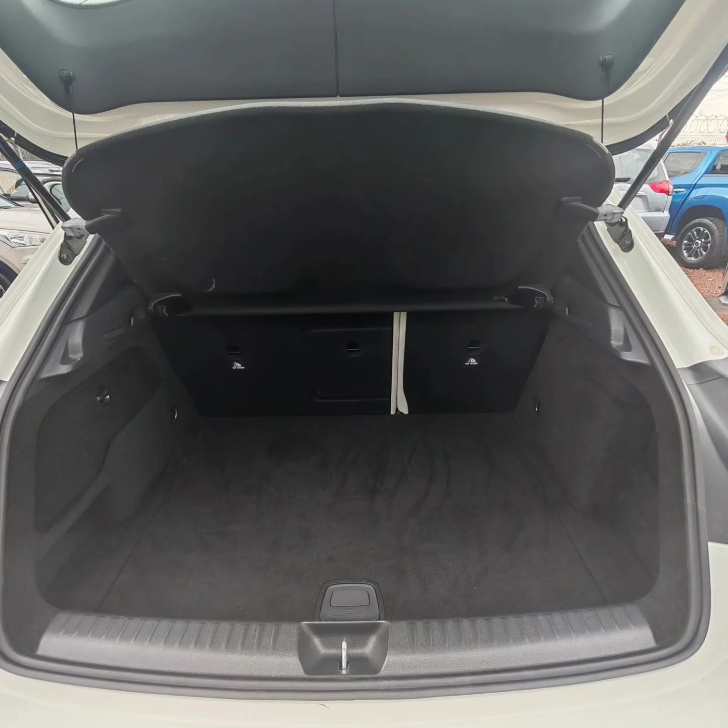 Mercedes Benz GLA180 - Image 10