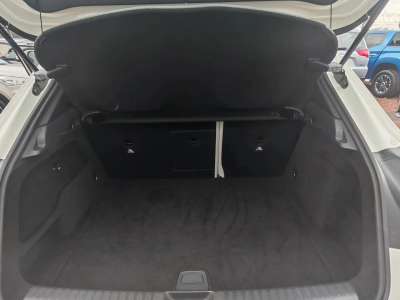 Mercedes Benz GLA180 - Image 10