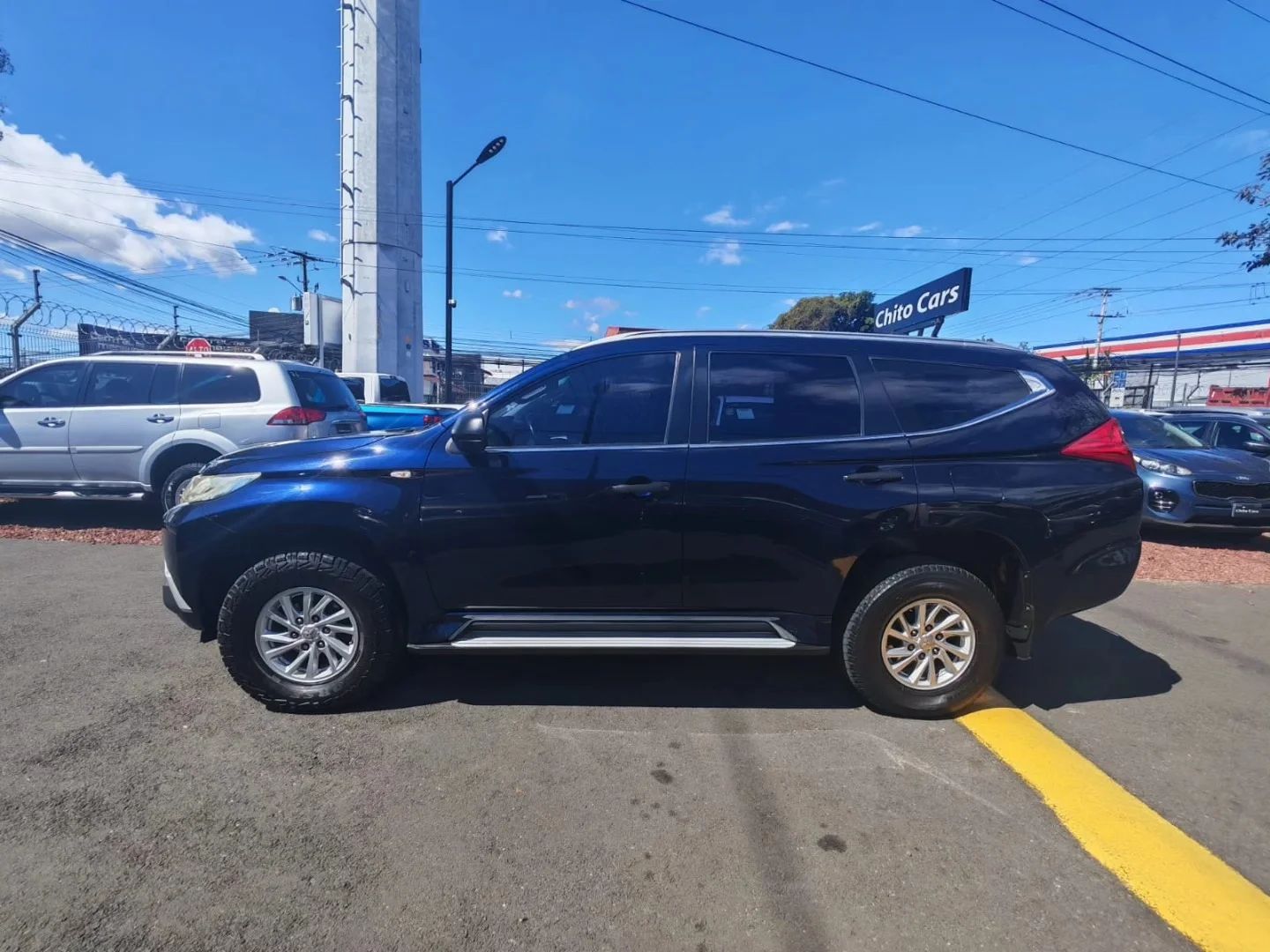 Mitsubishi Montero Sport - Image 10