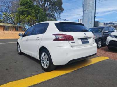 Peugeot 308 Active - Image 3