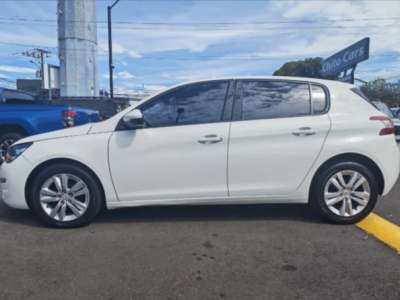 Peugeot 308 Active - Image 5