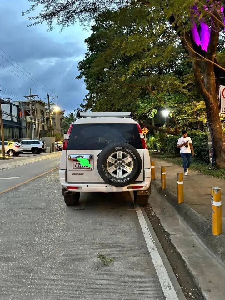 Ford Everest - Image 2