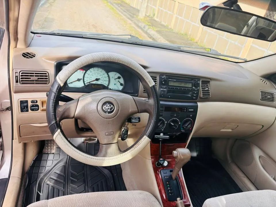 Toyota Corolla - Image 2