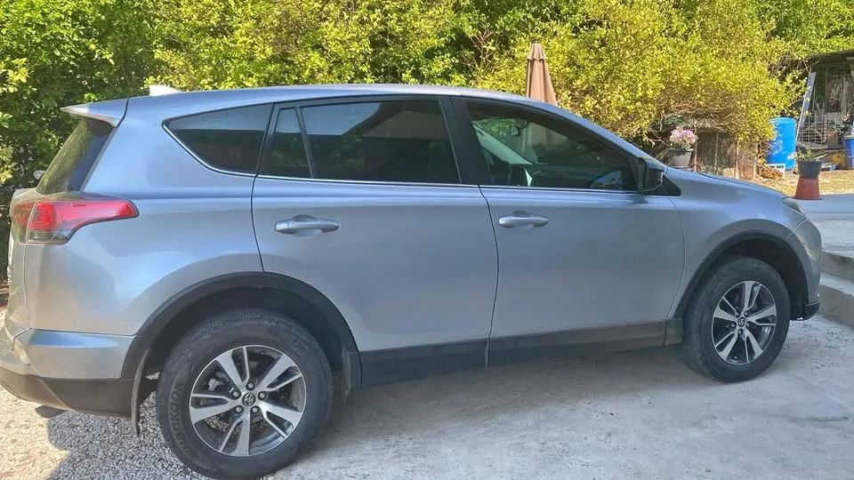 Toyota RAV4 - Image 1