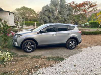 Toyota RAV4 - Image 2