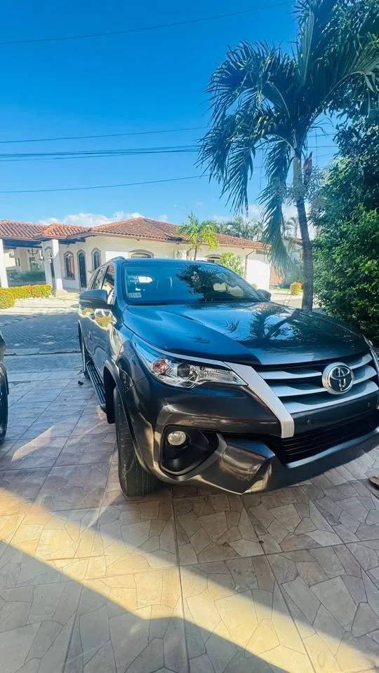 2020 Toyota Fortuner