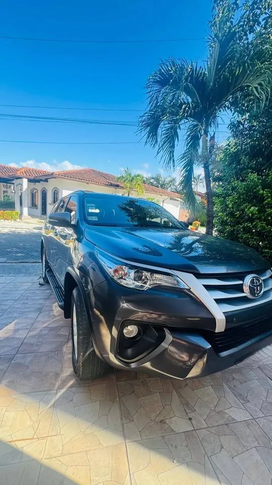 Toyota Fortuner - Image 5