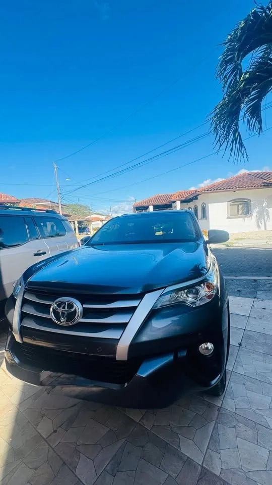 Toyota Fortuner - Image 6
