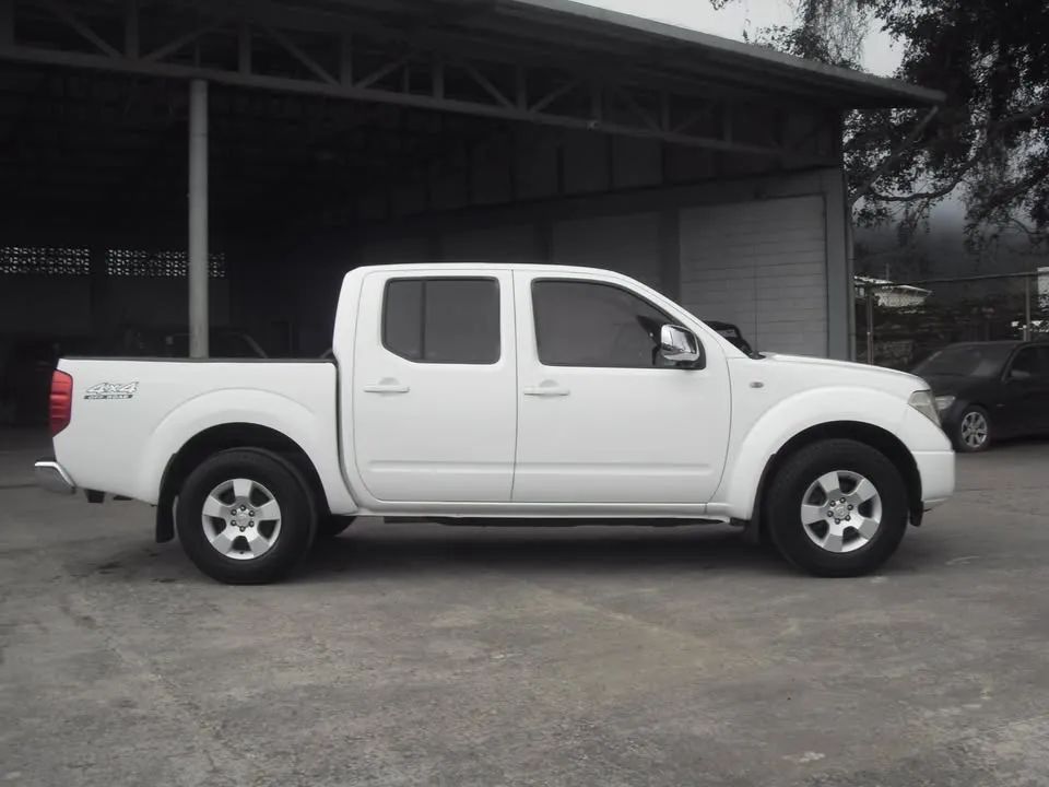 Nissan Navara - Image 2