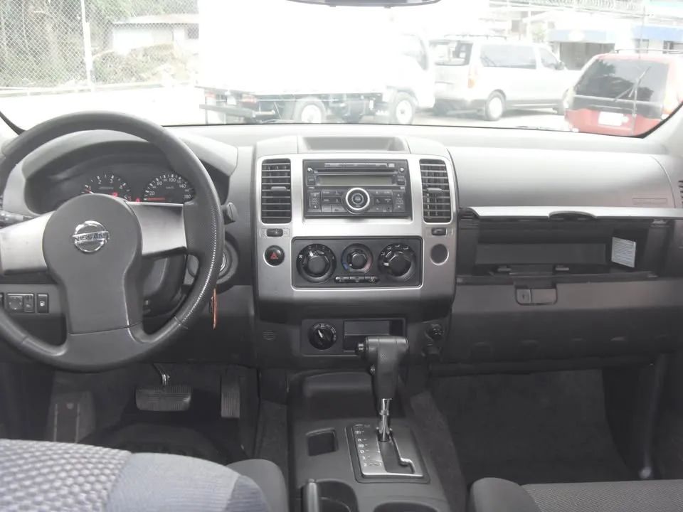 Nissan Navara - Image 10